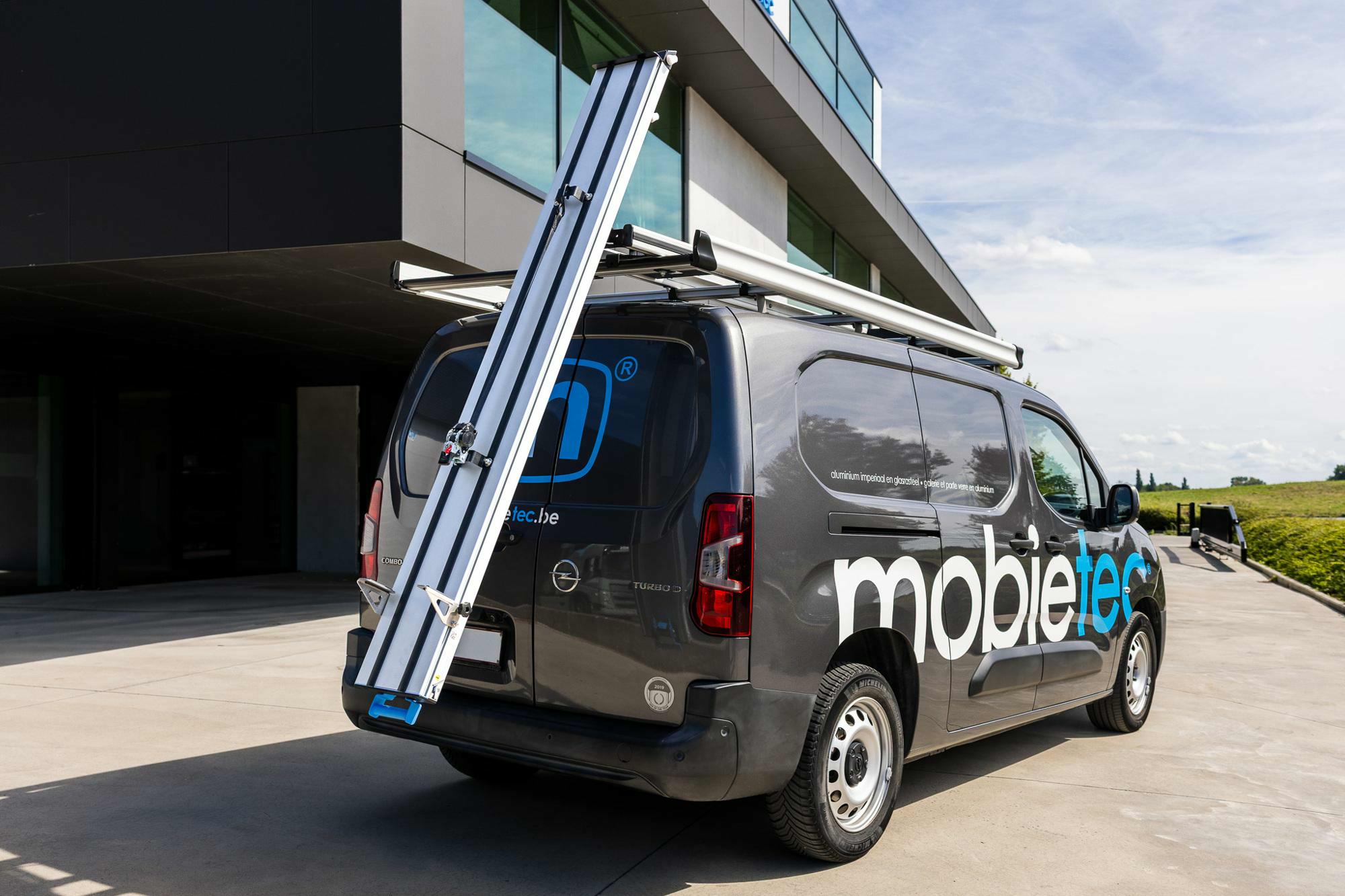 Nouveau dans notre gamme: le mLift Pro, notre premier porte échelles